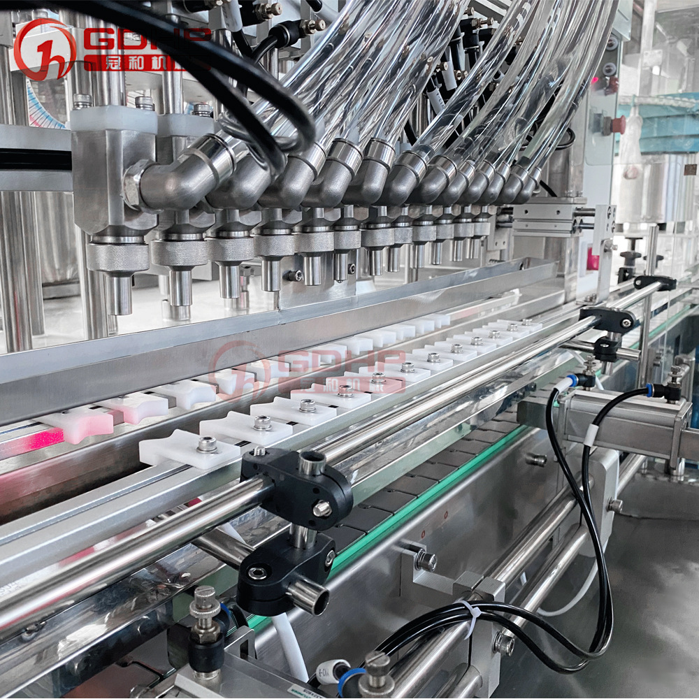 517免洗洗手液12头灌装旋盖贴标生产线-4